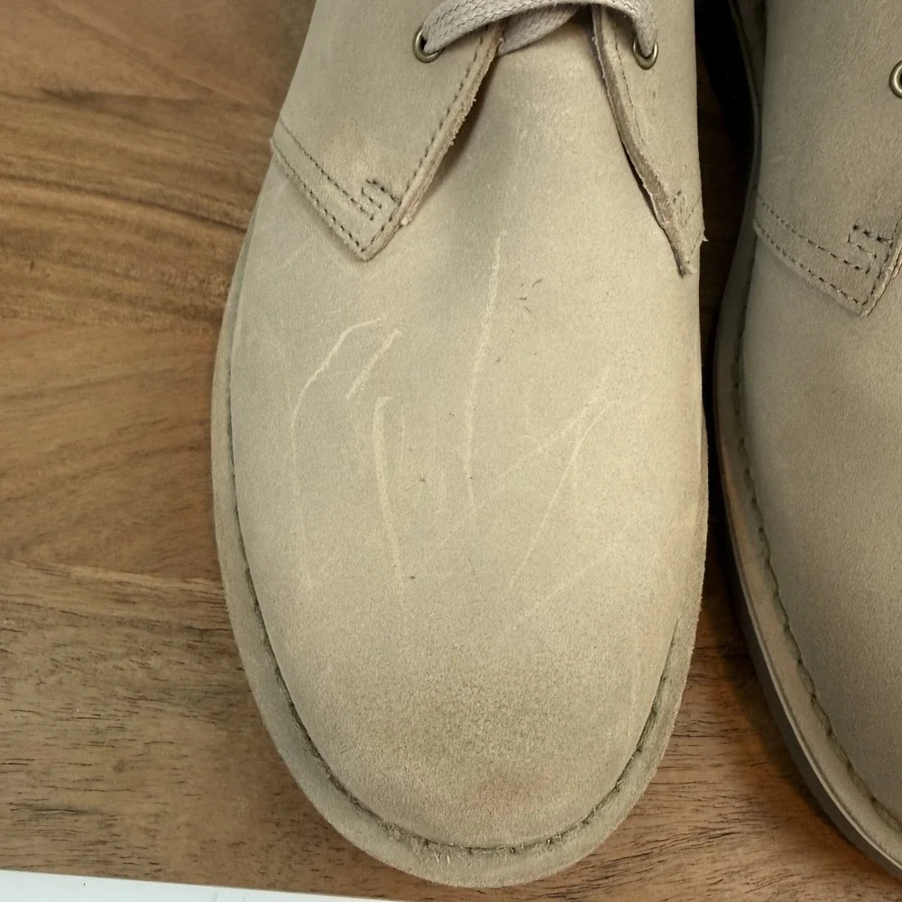 New Mens Clarks Shepton Beige Nubuck Distressed Casual Chukka Boot Size 13 M NIB